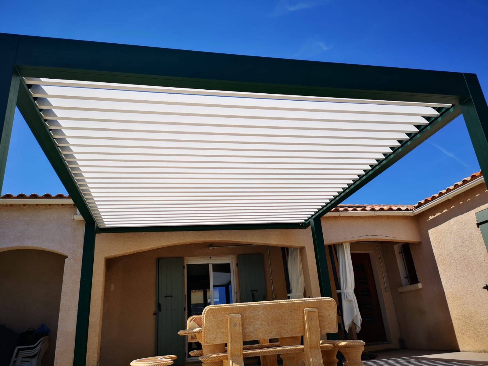 Pergola bioclimatique Lens